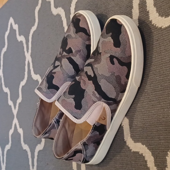 OLUKAI PEHUEA PA'I Camo Slip On Shoes Women's 10 - Picture 1 of 16